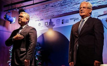 Elalcalde Juan Carlos López Castrillón es investigado por falsedad en documento público. En el texto que le hicieron firmar en la Casa de Nariño mintió diciendo que no había viajado al exterior en los últimos 14 días. Tenía COVID-19. Colprensa