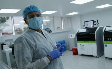 La Contraloría general de la nación reveló los nombres de las Aseguradoras de Riesgos Laborales que están incumpliendo con la entrega completa de los elementos de protección para el personal de salud. Colprensa