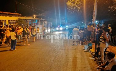 Comunidad manifestándose en las calles de Villa del Rosario. Cortesía