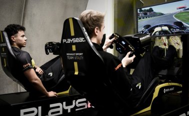 En ausencia de competiciones en el mundo real, el ‘sim racing’ se ha convertido en alternativa para seguir vigentes. AFP