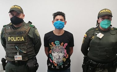 Kendry Yecith Gambia Infante, de 23 años, fue reconocido por la víctima de la extorsión.
Policía Nacional