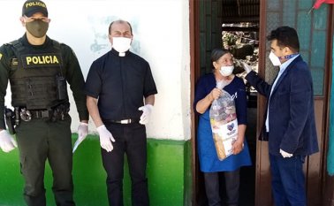 Más de 1.080 mercados están siendo entregados poblaciones vulnerables de Chitagá Cortesía