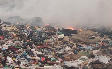 La quema de basura del lado venezolano está siendo controlada para evitar la contaminación del aire. Archivo La Opinión