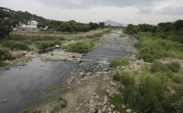 Corponor determinó que la cantidad de caudal que están tomando se encuentra por debajo de los topes concesionados por lo que se descarta la sobre explotación. Foto: Mario Caicedo/La Opinión