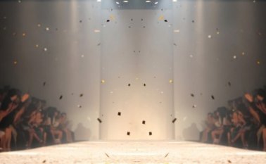 Los próximos 18 meses generarán todo tipo de tendencias y contratendencias, como el maquillaje o lo recargado en la ropa contra lo básico y sencillo, “sin tanto exceso de dopamina. Colprensa