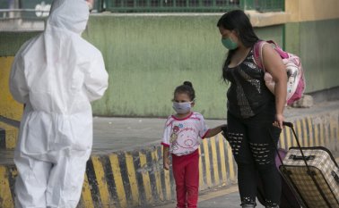 Secretaría de Frontera y Cooperación Internacional junto a Migración Colombia realizan controles estrictos de salud a los migrantes que tienen permitido pasar la frontera. Cortesía