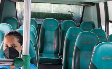 Los transportadores del sistema público urbano se mostraron complacidos por las nuevas disposiciones de la autoridad del transporte. Alfredo Estévez/La Opinión