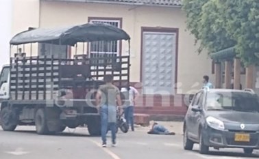 El hombre recibió un tiro y fue llevado de urgencia al hospital. Cortesía