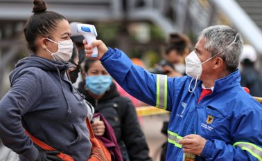 En esos municipios se mantienen prohibidas las aglomeraciones y no se podrán abrir como restaurantes (se permiten domicilios), gimnasios, canchas deportivas, parques, piscinas, juegos infantiles, atracciones mecánicas, entre otros. Colprensa