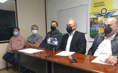 Reactivar el paso fronterizo de bienes y servicios formales, de manera gradual, la principal propuesta del sector productivo del estado Táchira, Venezuela. Eilyn Cardozo