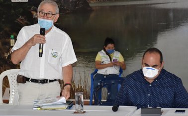 Durante la entrega del proyecto estuvieron con el alcalde de Cúcuta, Jairo Yáñez, los gerentes de la EIS, José Antonio Lizarazo  de Aguas Kpital, Hugo Vergel,  la Gobernación y Corponor. Cortesía