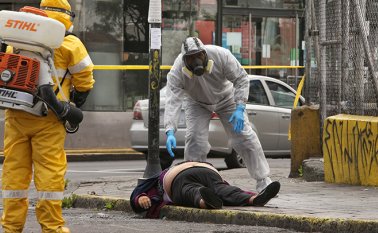 Escenas como esta se han vuellto frecuentes en las calles de Quito, la capital de Ecuador. AFP