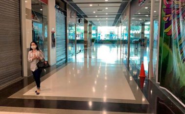 El alcalde de Bucarmanga, Juan Cárdenas, visitó los centros comerciales de la ciudad. Vanguardia Liberal