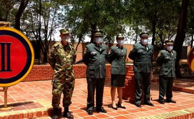 Con pocas personas usando tapabocas y manteniendo una distancia de dos metros se llevó a cabo esta ceremonia. CORTESÍA