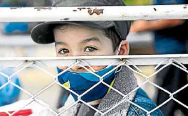 Solo el 2% de los hogares cuenta con computador para cumplir las tareas a distancia. Archivo La Opinión