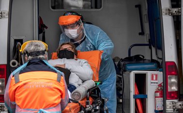 La medida fue acelerada debido a la pandemia que ha contagiado a casi 74.000 personas en Chile. AFP
