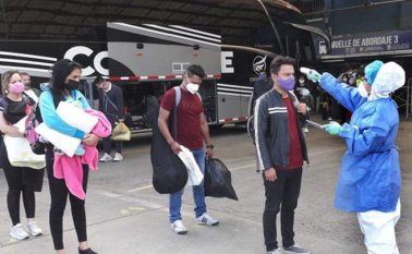 La Secretaría de Salud Municipal es la encargada de supervisar la llegada de todas las viajeros que entren al municipio. Cortesía