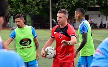 Jorge Artigas, director técnico del cúcuta deportivo, se mostró de acuerdo con la opción 1 dada por la Dimayor a razón de que en el segundo semestre los equipos podrían jugar en sus respectivos estadios. Archivo La Opinión