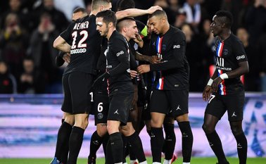 En el panorama deportivo  el París Saint Germaín quedó campeón tras 28 jornadas jugadas. El equipo parisino sumó 68 puntos , 12 puntos más que su perseguidor el Olympique de Marsella.  Archivo La Opinión