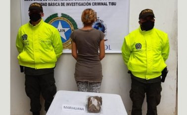 En medio de un registro en la habitación principal del domicilio, descubrieron 368 gramos de marihuana. Cortesía.