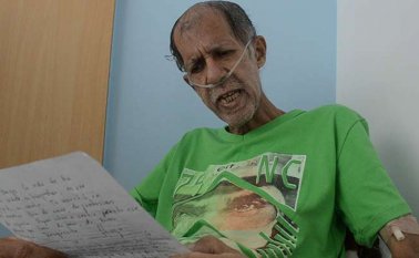 Óscar Schoonewolff lleva más de 20 años dictando talleres de indución a la lectura a los niños en la Biblioteca Julio Pérez Ferrero. Archivo/La Opinión