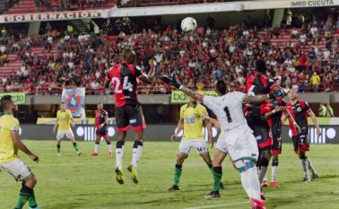 En la primera opción que se plantea la dimayor, para la reanudación del campéonato, el Cúcuta Deportivo jugaría en el Grupo D junto a Junior de Barranquilla, Atlético Bucaramanga, Jaguares y Alianza Petrolera. Archivo