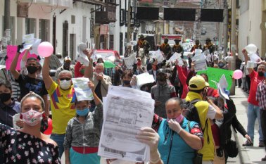 Los usuarios protestaron por los cobros excesivos de las facturas del gas domiciliario. Roberto Ospino