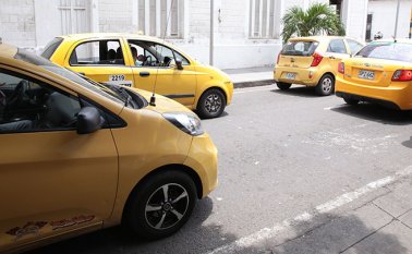 Las personas  que no estén en las excepciones e infrinjan el toque de queda están expuestas a sanciones. Archivo / La Opinión