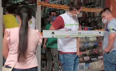 La Alcaldía de Cúcuta también adelanta la campaña ‘metros que salvan vidas’ con el fin de que los cucuteños mantengan el distanciamiento físico. Cortesía