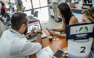 La Cámara Colombiana de Comercio Electrónico lanzará una plataforma para que las mipymes de diferentes
sectores económicos tengan fácil acceso a estas herramientas digitales. Archivo / La Opinión