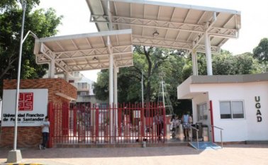 Facha principal de la Universidad Francisco de Paula Santander. Archivo / La Opinión