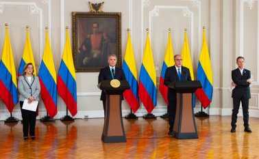 El presidente Iván Duque agregó que la Fuerza Pública llora a sus héroes, pero sigue con la frente en alto defendiendo el país del narcotráfico. Colprensa