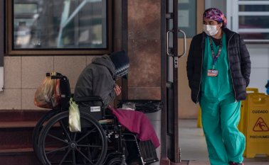 Santiago con 183.533 contagiados desde el inicio de la pandemia, está por detrás de Nueva York, con 385.760 infectados; Moscú con 210.785 y Sao Paulo con 191.517. AFP