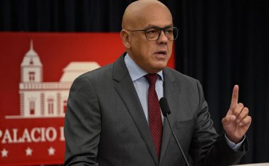 El ministro de Comunicación, Jorge Rodríguez, informó ayer que el dirigente de Voluntad Popular, Leopoldo López, aspira a llegar al poder por medios violentos.   AFP