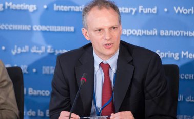 Alejandro Werner, director para las Américas del FMI, dijo que la recuperación económica de los países de la región sería un poco más lenta, y pidió mantenerse alertas a posibles nuevos brotes de la enfermedad. Archivo La Opinión