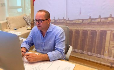El presidente del Senado, Lidio García Turbay, lamentó no haber podido terminar su periodo al frente de la corporación de manera presencial, en el salón de sesiones del Congreso, sino que haya tenido que hacerlo desde su casa, conectado virtualmente. Archivo La Opinión