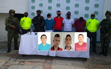 Las autoridades incautaron dos granadas de fragmentación IM-26, dos revólveres calibre 38 y 32 milímetros, siete cartuchos calibre 38, 100 gramos de marihuana y 43 dosis de cocaína. Cortesía