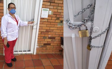 La bacterióloga Luz Marina Puentes Moreno, señala aquí las cadenas que le impiden ingresar al local que le arrendó el hospital de Los Patios desde hace 24 años. Cortesía