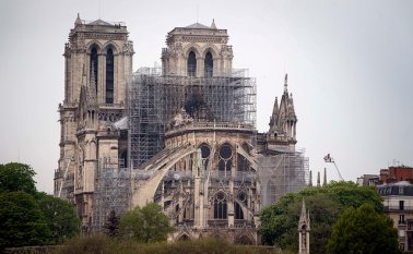 Un incendio provocó graves daños esta semana en la Catedral de Notre Dame, en París. Europa Press