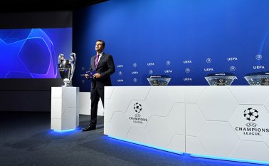 La UEFA celebró este viernes en Nyon el sorteo de la inédita 'Final 8' de la Champions. AFP