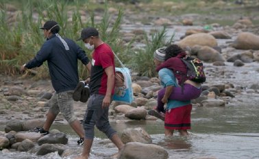 En la entidad se están aplicando varios tipos de sanciones y van desde cumplir trabajo comunitario hasta ser encarcelado por tráfico humano. Archivo