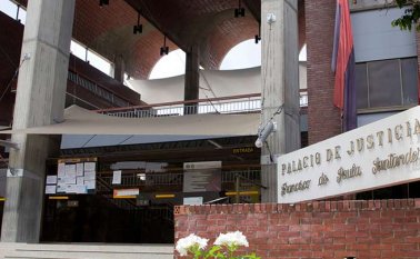 El 1 de julio los funcionarios del Palacio de Justicia retomaron las labores administrativas en su mayoría de forma virtual. Alfredo Estévez/La Opinión