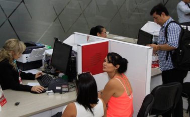 El programa de emprendimiento brindará formación y acompañamiento para el fortalecimiento de las microempresas nacionales. Además, ofrecen talleres de educación financiera gratuita para los emprendedores. Archivo La Opinión