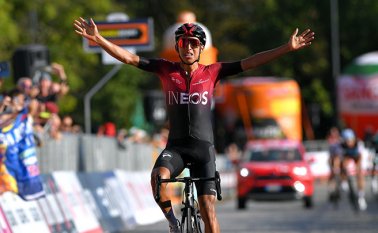 Egan Bernal, vigente campeón del Tour de Francia, dijo que este es un año ‘diferente’ como consecuencia de la crisis sanitaria del coronavirus y mostró su deseo de ir paso a paso. Archivo / La Opinión