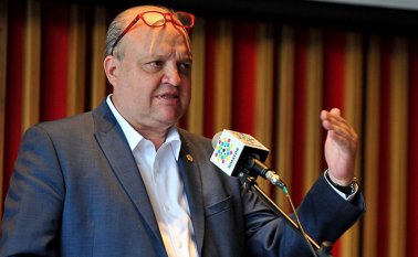 En los últimos días se han presentado reuniones virtuales entre Vélez y algunos presidentes de clubes, con el fin de arreglar una salida negociada. Archivo / La Opinión