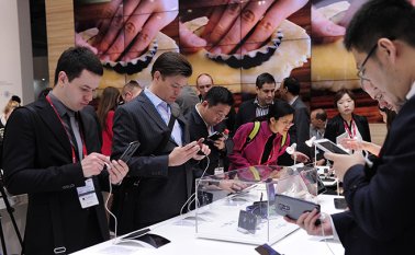 La Comunidad Andina de Naciones (CAN) informó que los usuarios que se trasladen a Bolivia, Colombia, Ecuador y Perú, disfrutarán de este beneficio si tienen un plan pospago y activo el servicio internacional de “roaming”. Archivo / La Opinión