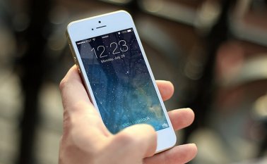 El gigante tecnológico dijo que más de 70 proveedores se comprometieron a usar energía 100% renovable. Pixabay reference