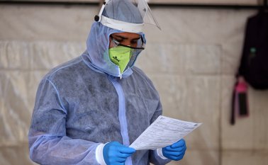 El virus no solo permanece en el tracto respiratorio sino que puede invadir el sistema nervioso central. Colprensa