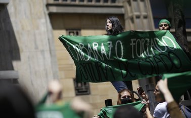 la senadora María del Rosario Guerra, senadora del Centro Democrático, propuso que se dé consentimiento al padre del bebé que está por nacer y que también tenga el poder de decidir.  Colprensa