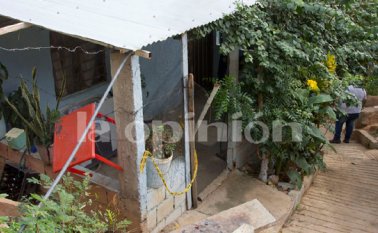 En esta vivienda del barrio San Mateo residía la víctima junto a su hermano y otros familiares. El hecho es investigado. La Opinión